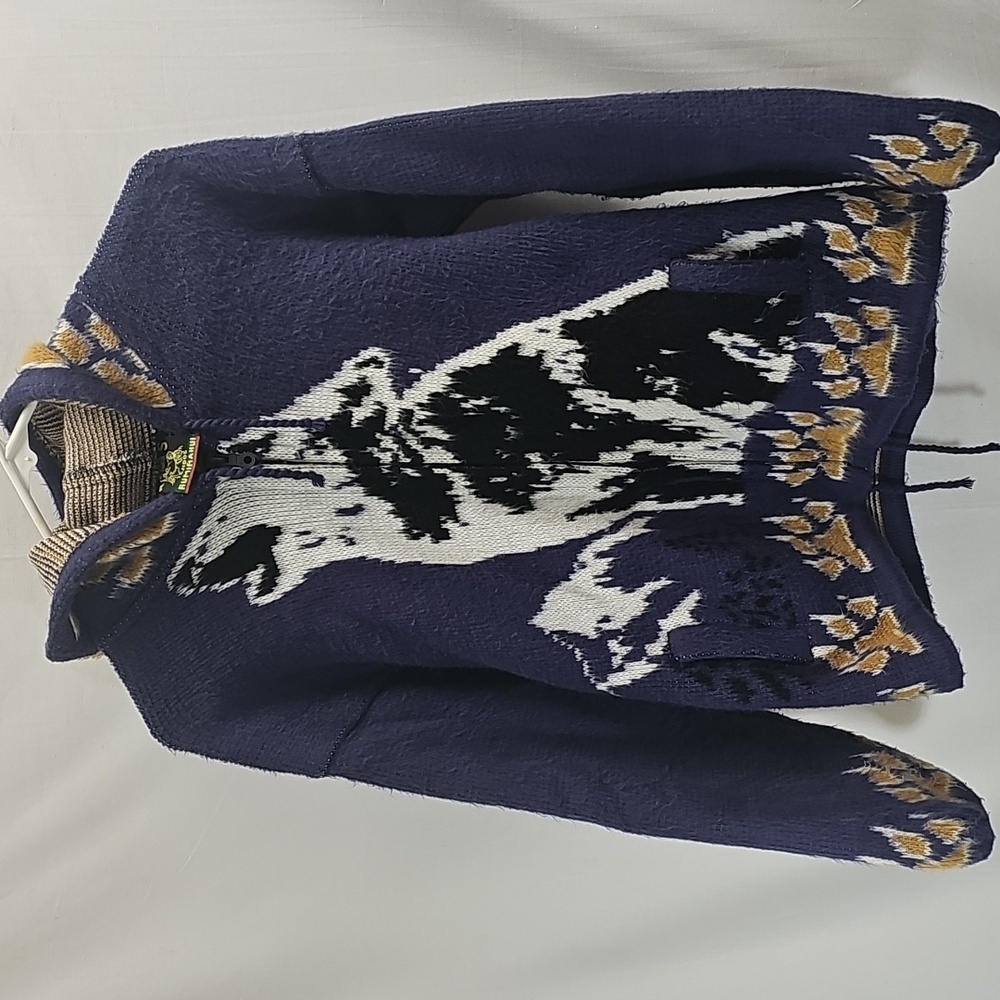 Tejidos Ruminahui Howling Wolf Sweater